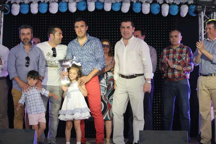 trofeo cruz de mayo futbol