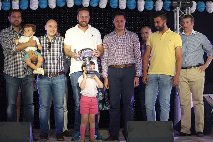 trofeo cruz de mayo futbol