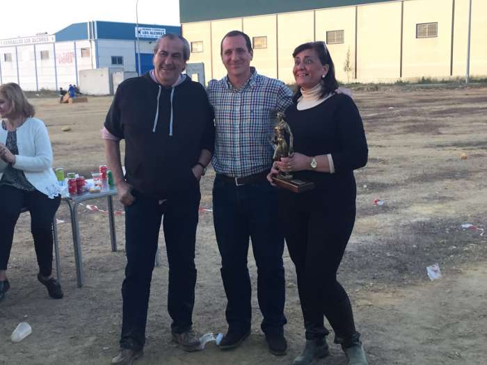 entrega trofeo liebre mecánica