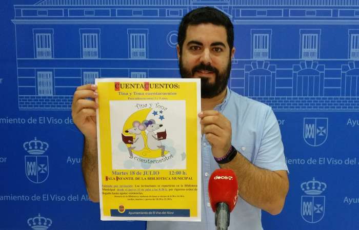 rueda juan con cartel