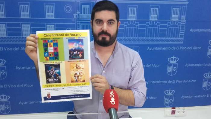 rueda juan con cartel