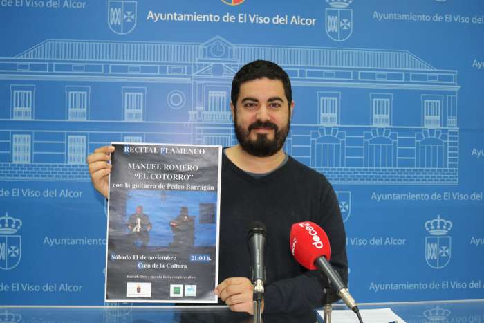 rueda juan con cartel