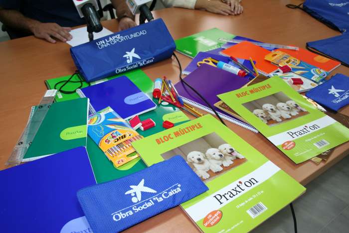 donacion material escolar la caixa