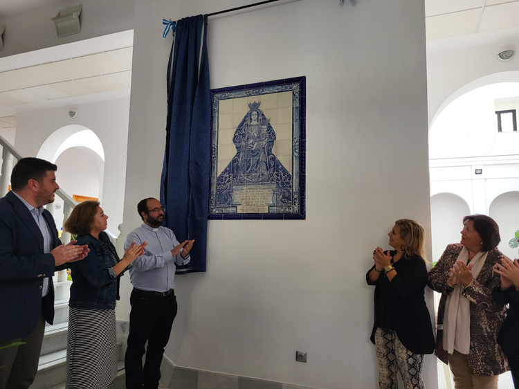 Azulejo de Santa María del Alcor Coronada 1