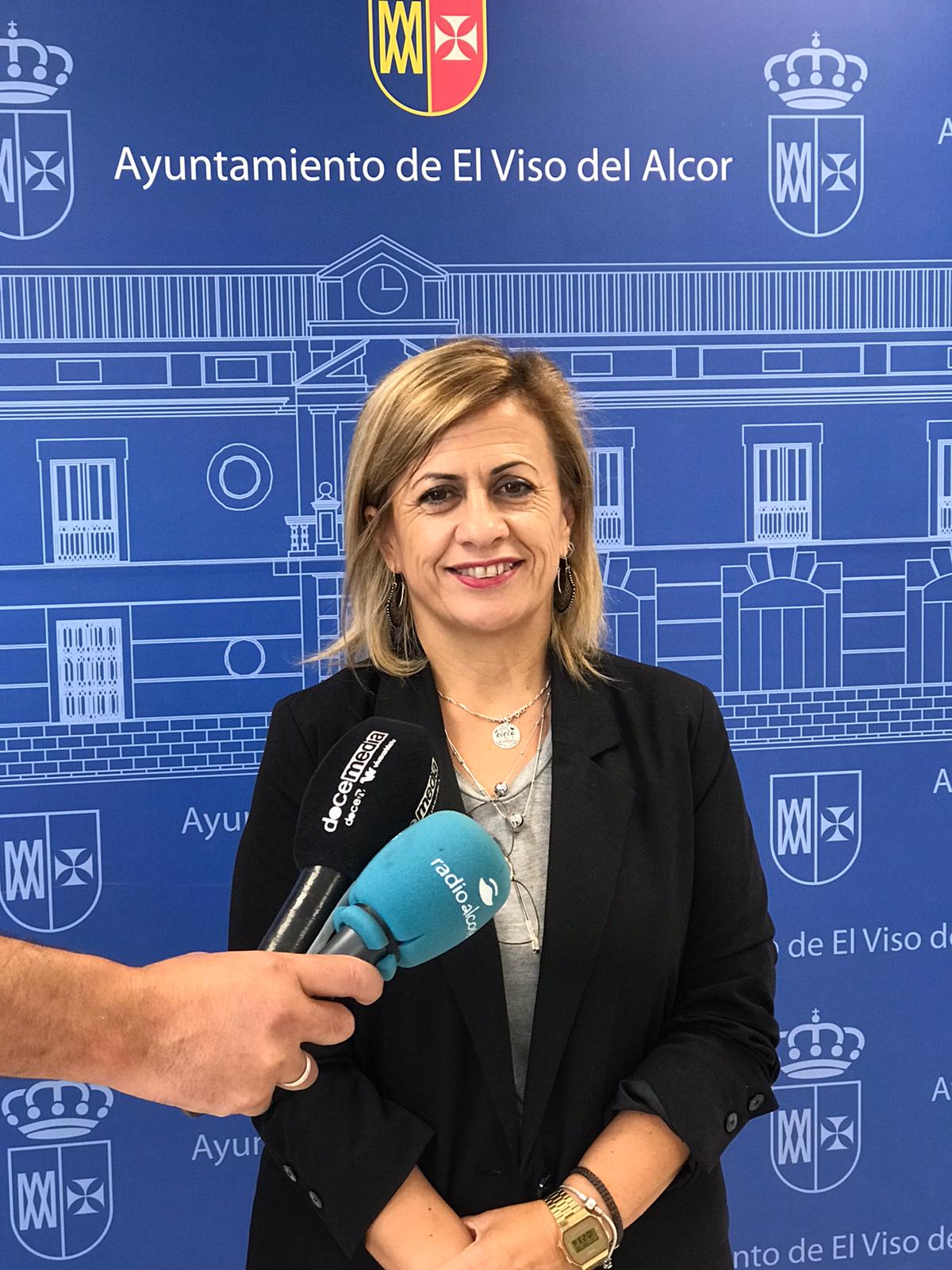 Gracia Miranda presenta el Cheque de Material Escolar