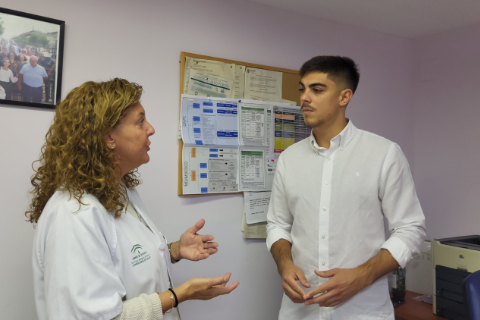Manuel Salvat visita el Centro de Salud