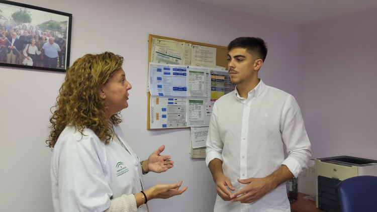 Manuel Salvat visita el Centro de Salud