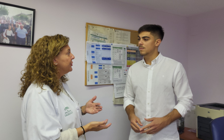 Manuel Salvat visita el Centro de Salud
